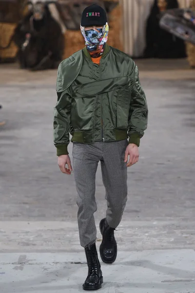 Look 33